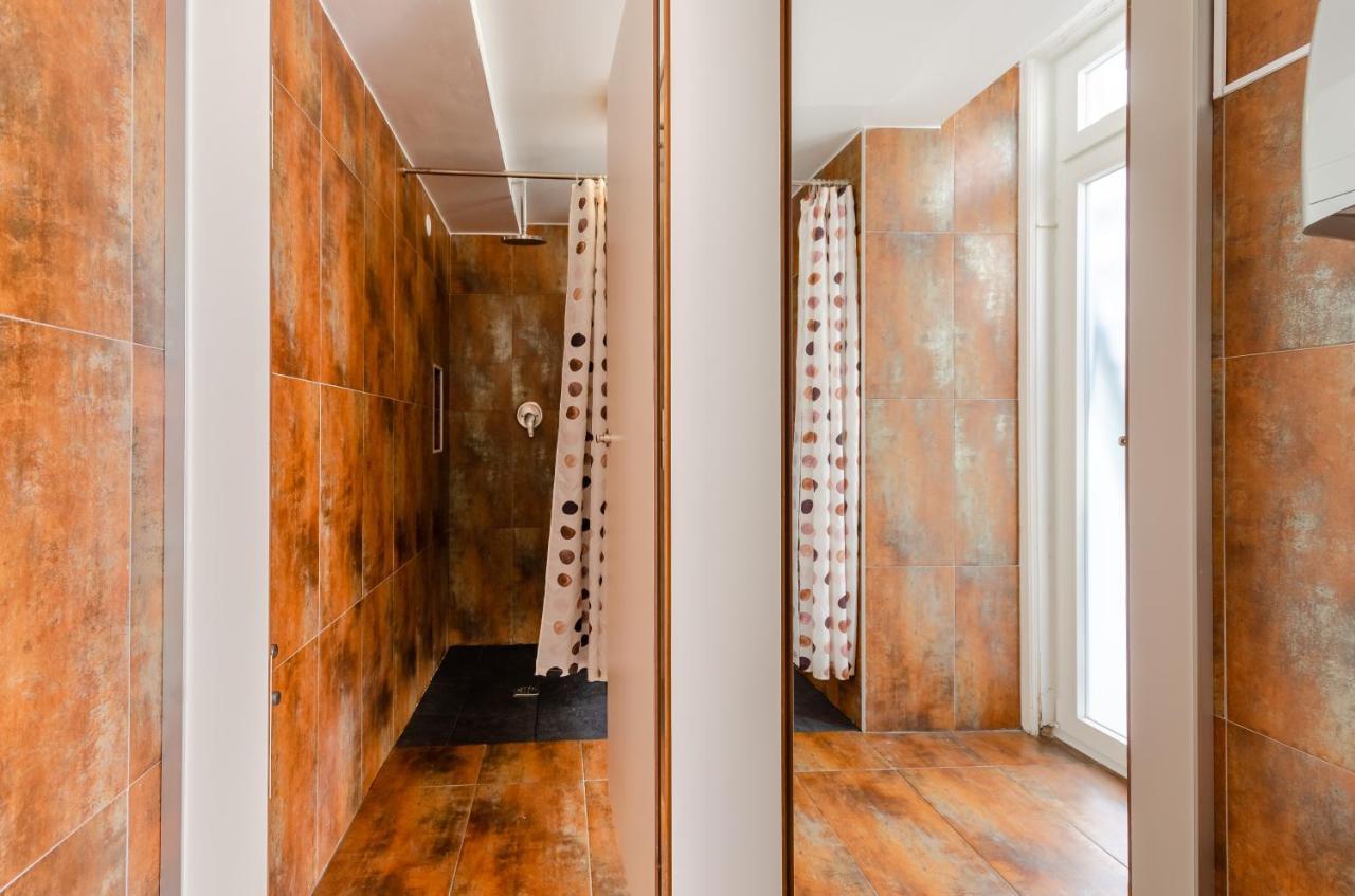 Albergue Yes *